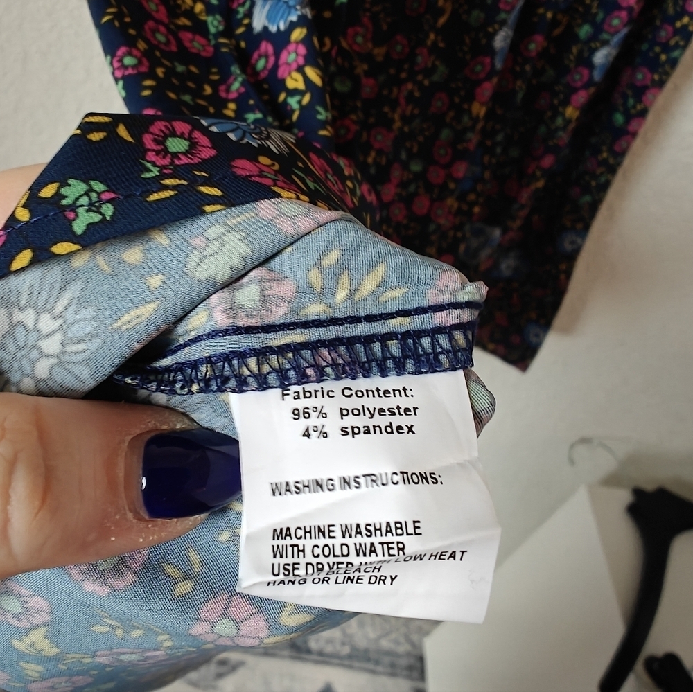 BNWOT Women's Short Sleeve Dress - Picture 4 of 4